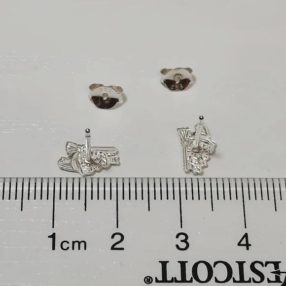 💎 2/$15 NWOT Sterling Silver Cute little Witch Post Back Earrings - Picture 4 of 5